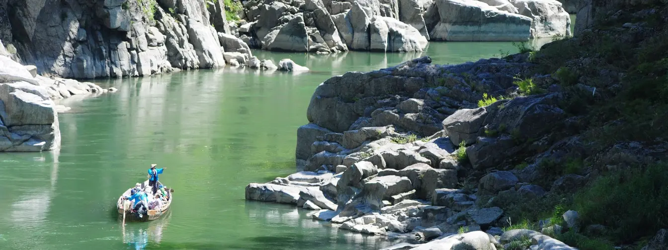 River rafting in the southern Ina valley